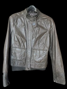 🖤 Danier Genuine Leather Bomber Jacket – Metallic Olive – Size M